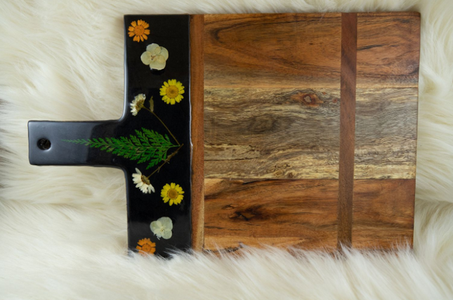 Medium Cheese Board with Dried Flowers - yellow and orange - Acacia Wood